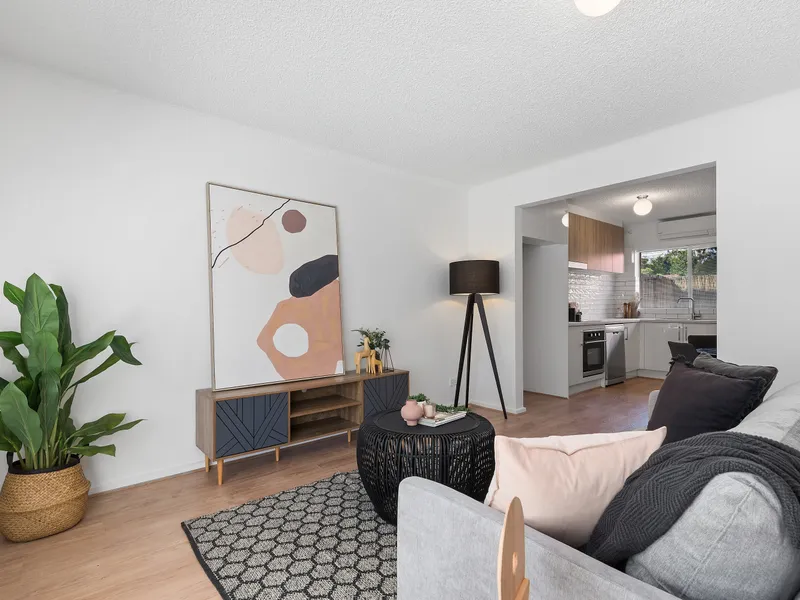 ON TREND RENOVATION IN GREAT LOCATION