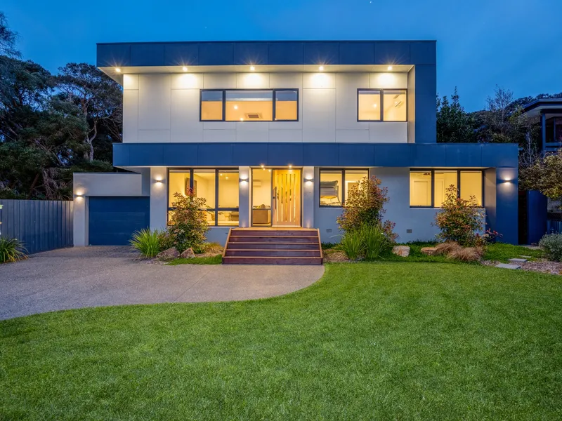 Superbly designed Coastal Home on Parkland