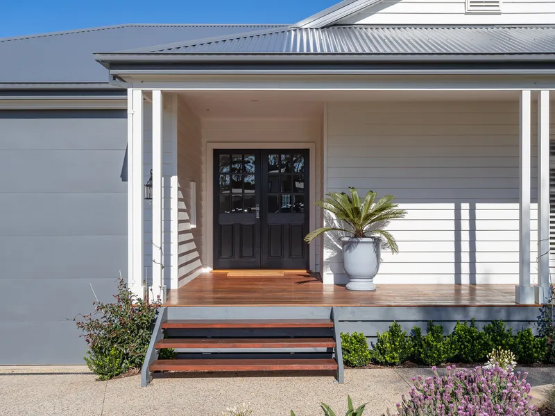 Luxury Coastal Rhyll Living