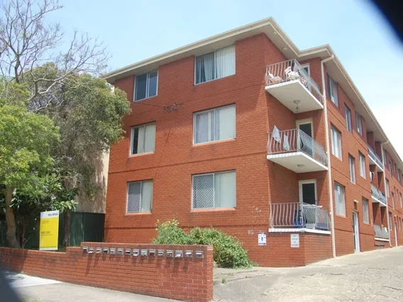 2 Bedroom Unit Conviniently Postitioned