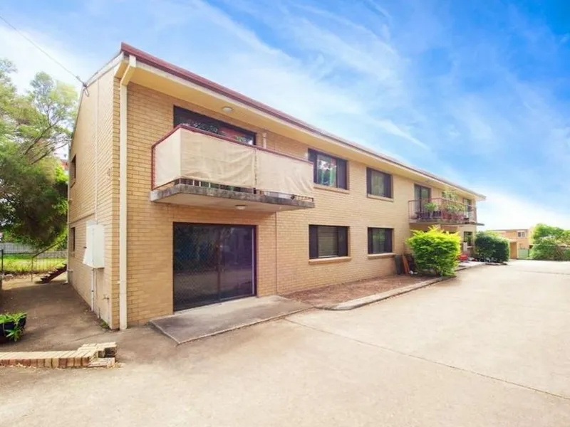 CENTRALLY LOCATED & PRETTY AS A PICTURE!