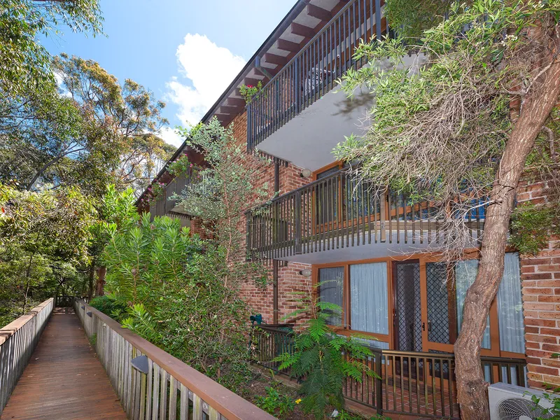 Sought after one-bedroom serviced apartment with lovely outlook!