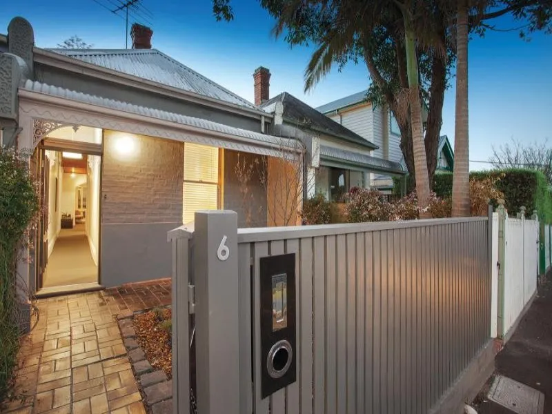 Period charisma in a premier Malvern pocket.