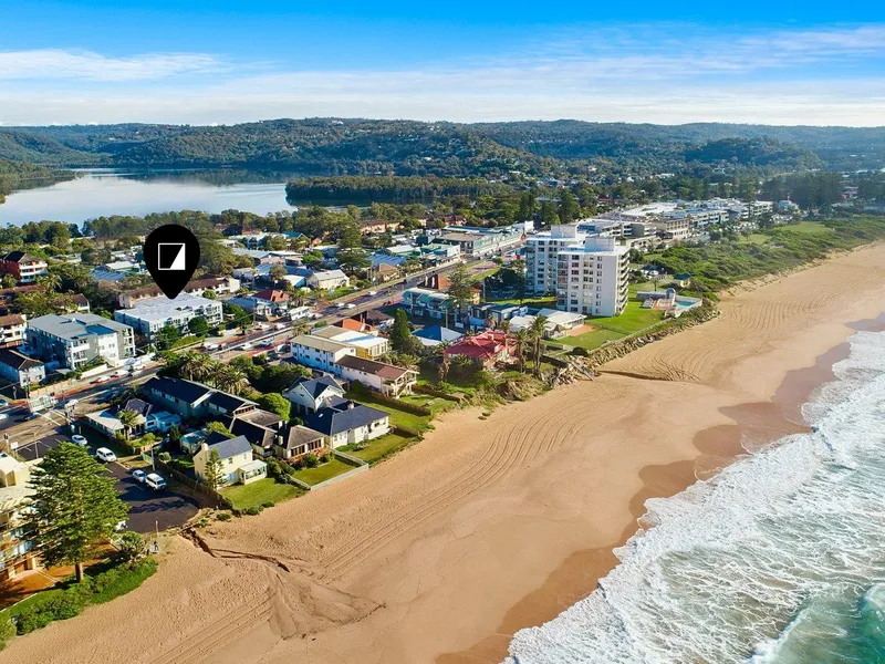 NARRABEEN DESIGNER BEACH PAD!