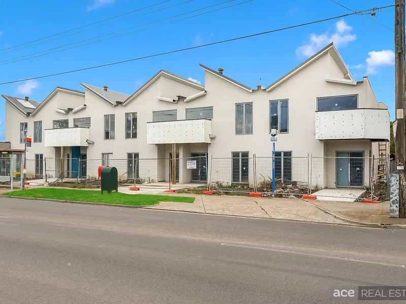 ARCHITECTURALLY DESIGNED TOWNHOUSES!