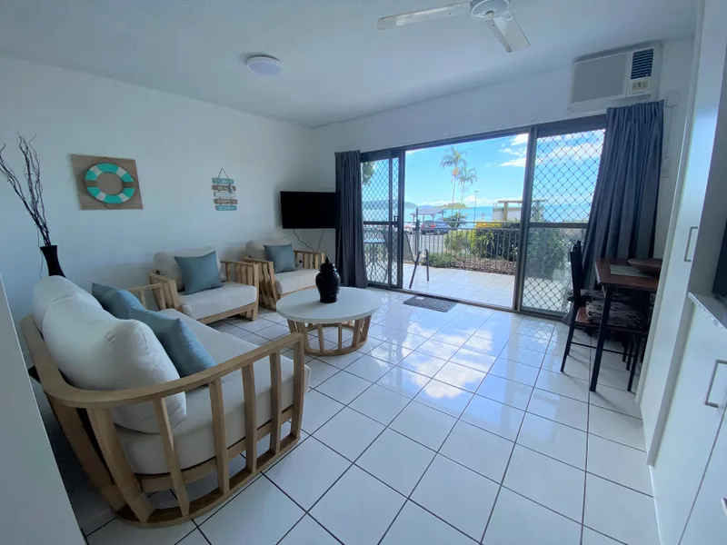 FULLY FURNISHED APARTMENT WITH AMAZING OCEAN VIEWS 