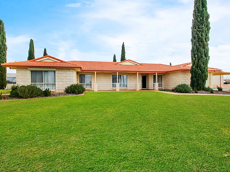 Spectacular Estate with breathtaking views!