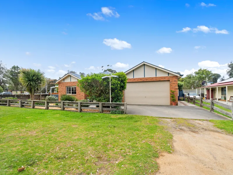 Immaculate House at Woodside Beach