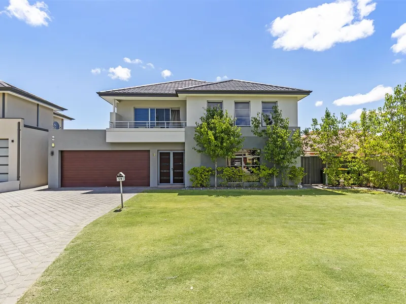 Superb Home With City Views In Great Location!!