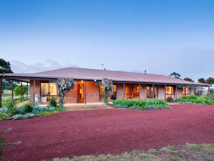 RARE OPPORTUNITY- ACRE PROPERTY!