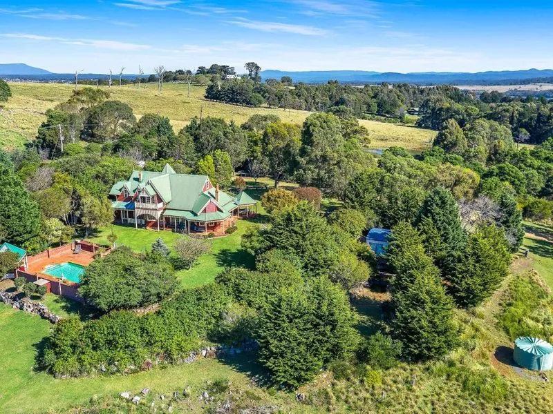 Bingi Dreaming - Only 900 metres to magnificent beaches