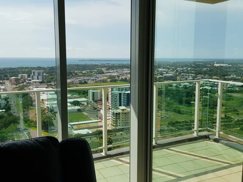 Executive quality Living - 29th Floor views Fully Furnished