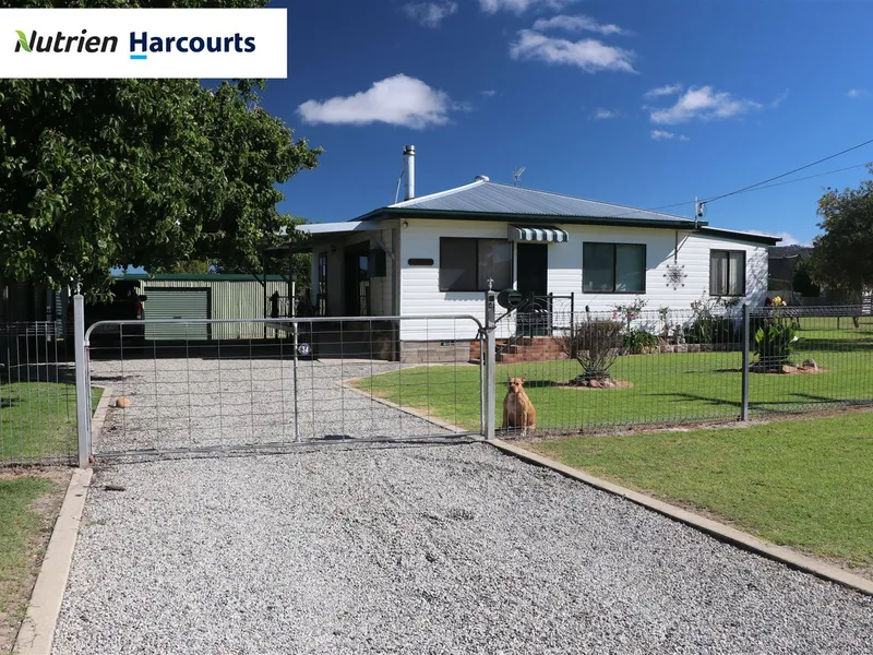 Awesome home + sheds set on 1 Acre Wallangarra QLD
