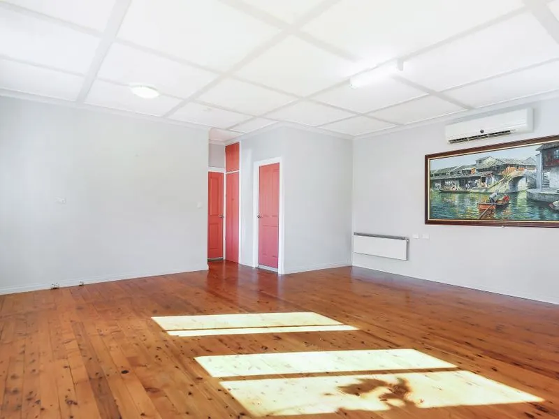 Large 2 Bedroom Beautiful Granny Flat