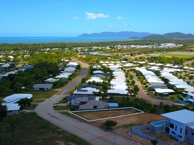 859sqm ELEVATED BLOCK WITH PICTURESQUE VIEW