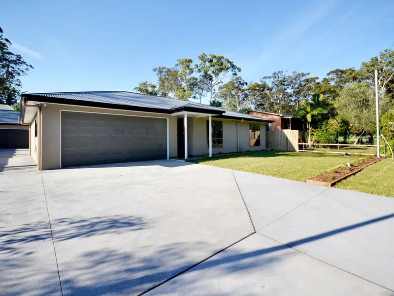 4 Bedroom Modern - Low Maintenance - Coastal - Large Garage - Ticks all the boxes