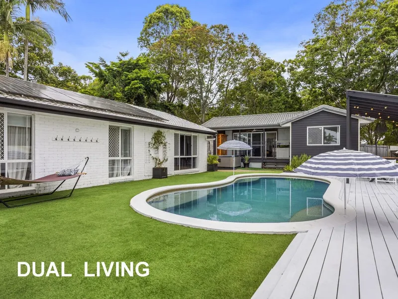 MODERN HOME WITH DUAL LIVING IN POPULAR ROBINA - DON'T MISS OUT!