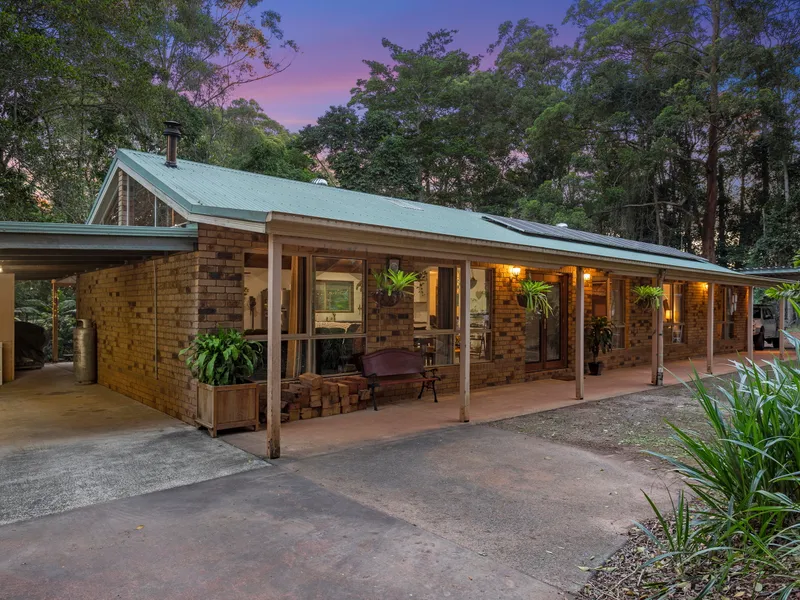 Modern Excellence, Country Setting, Complete Privacy!