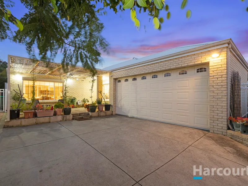 Beautiful Big Home With Living Space Galore !!