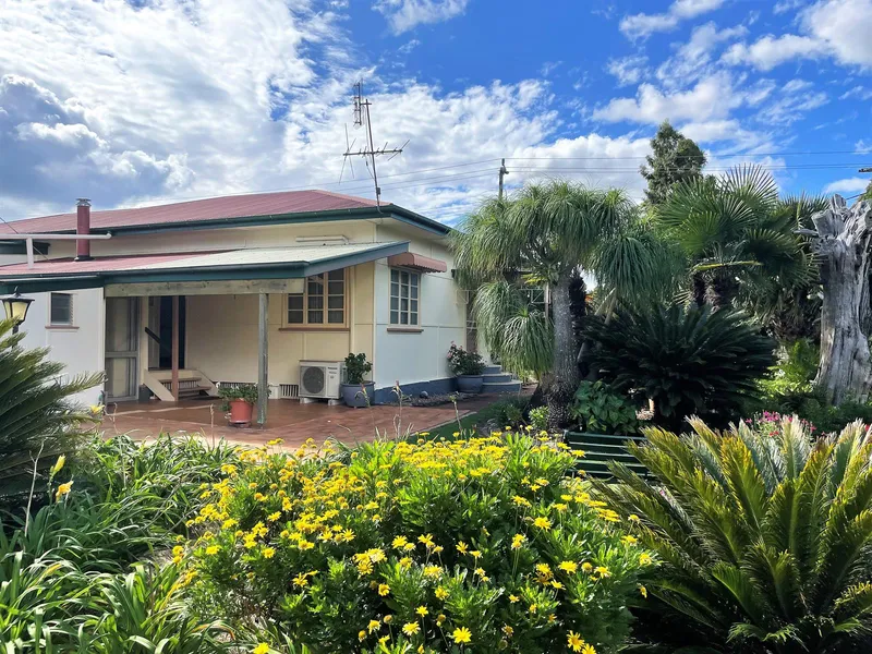 Large 1,553sqm Corner Allotment with Established Beautifully Presented Home and Gardens Close to Nanango CBD