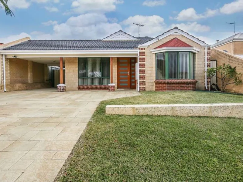 WALKING DISTANCE TO THE CURRAMBINE TRAIN STATION!