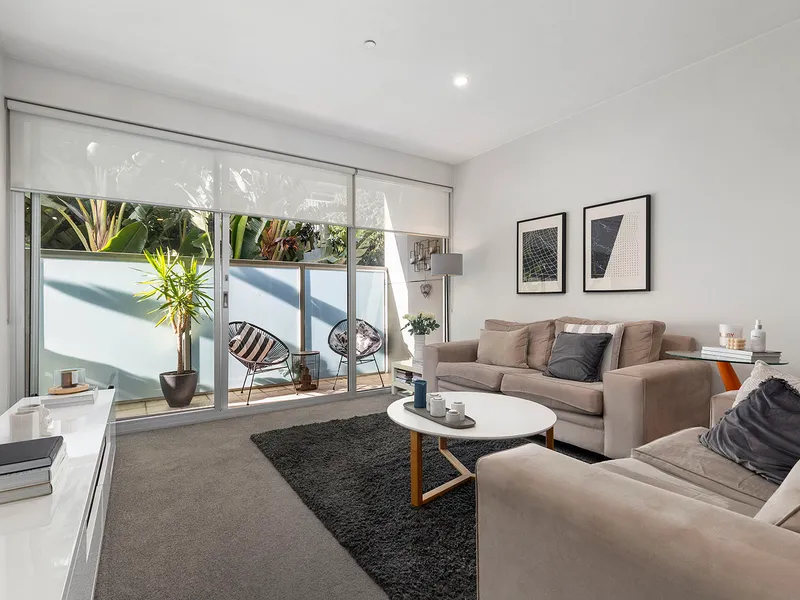 DESIGNER LIVING - 2 BEDROOMS & 2 BATHROOMS