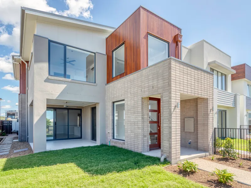 Contemporary 4-Bedroom Home in Prime Birtinya Location