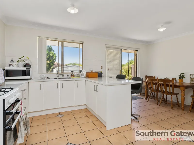 FAMILY HOME WITH LARGE SHED