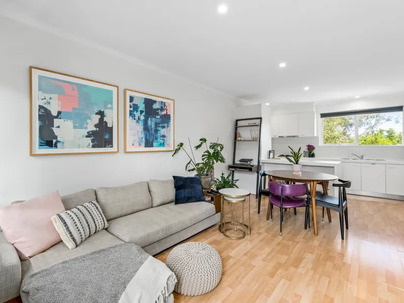 Sensational apartment in the heart of Elsternwick...