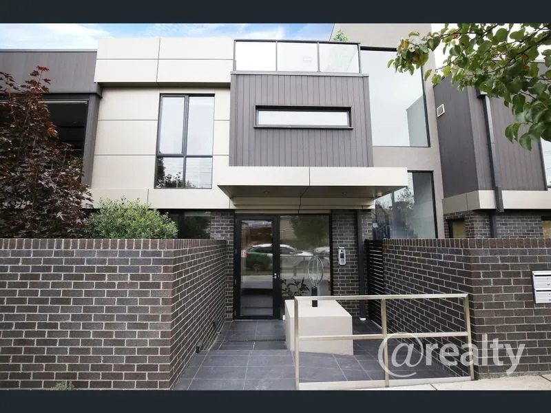 Boutique Apartment within walking distance to Local Cafes and Restaurants