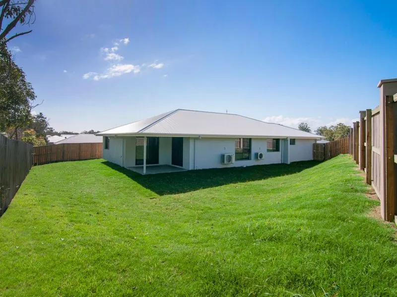 4 bedroom family home with large yard located in the Lura Estate!