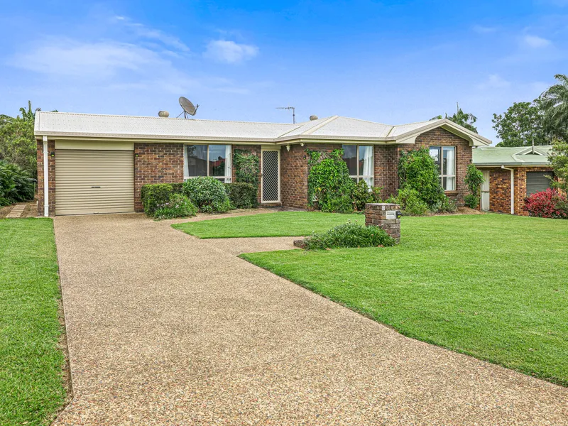 3 Bedroom brick home + Office & Pool in Handy Location