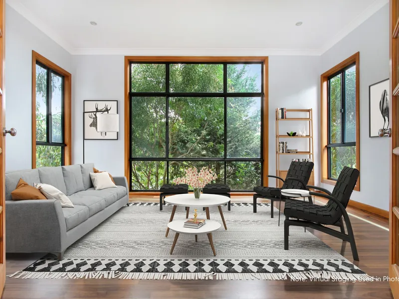 Peaceful & Immaculate Tree House Styled Family Home With Stunning Views