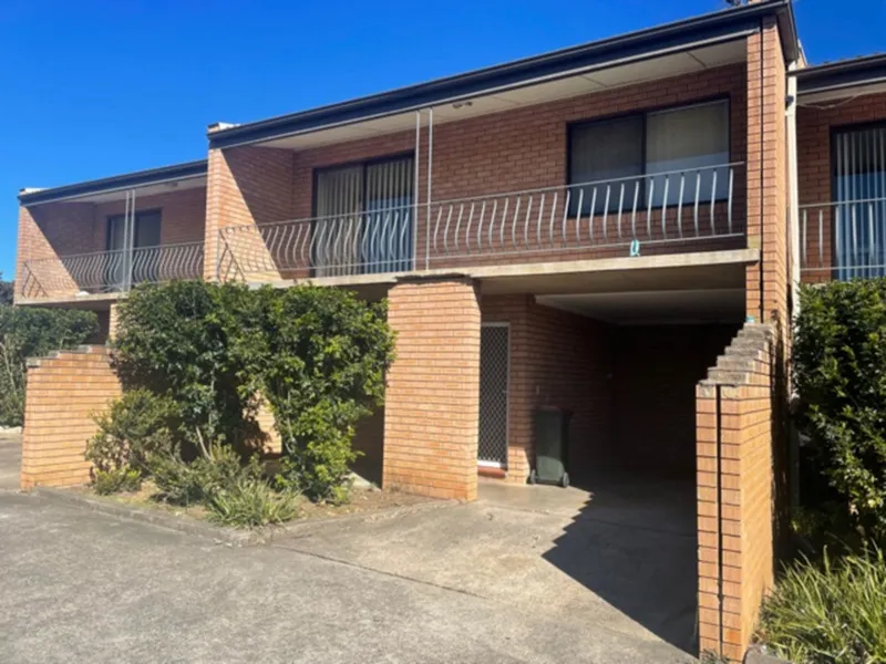2 Bedroom Townhouse in Quiet Complex