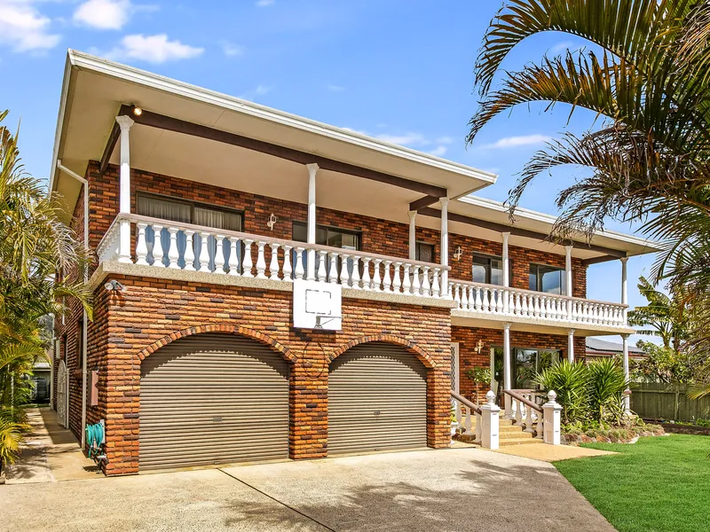 Large Family Residence Nestled in Quiet Location