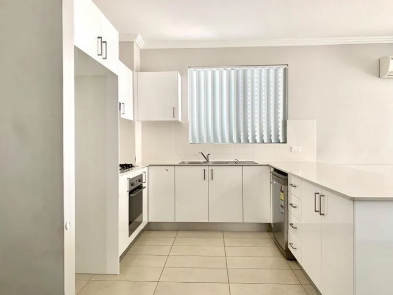 TWO BEDROOM APARTMENT IN CONVENIENT LOCATION