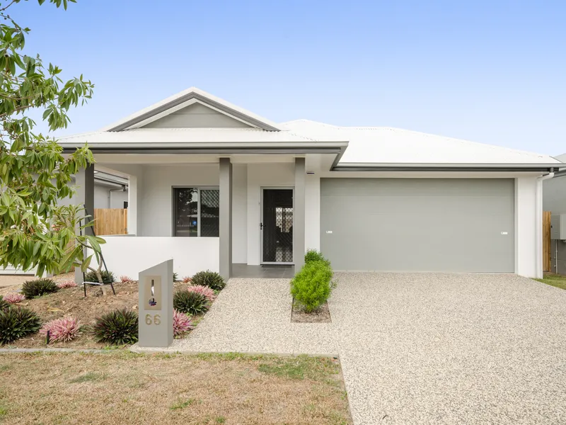 Stylish Home Overlooking the Townsville Golf Course. 
