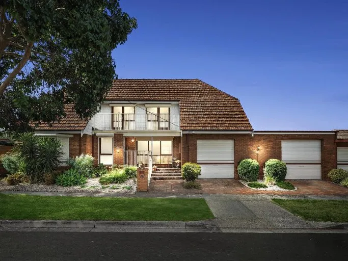 Beautiful 4 bedroom entertainer to suit a largest family