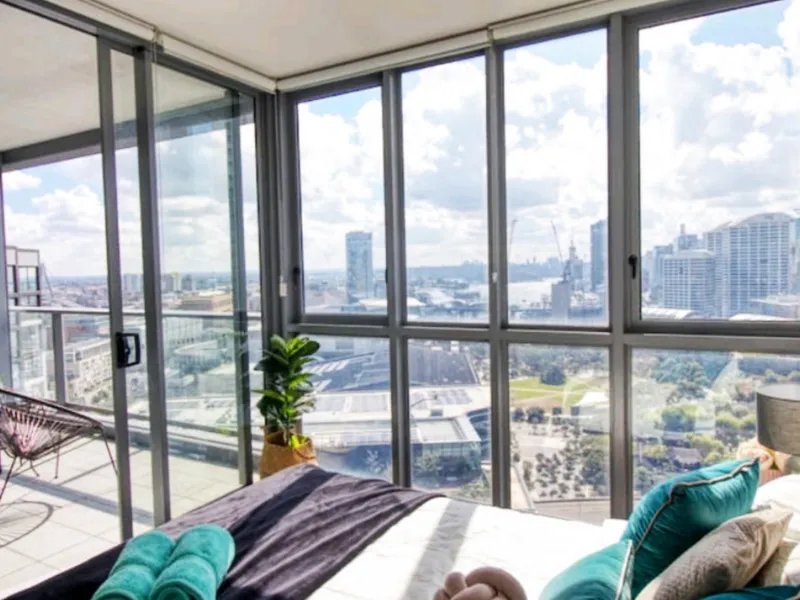 Furnished One Bed + Study Apartment With Stunning Harbour View