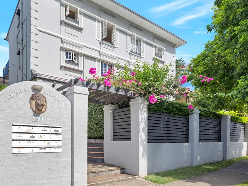 Boutique-style Living in this Trendy New Farm Neighbourhood