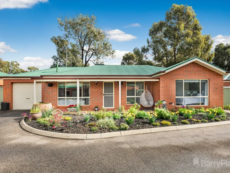 Spacious and Modern Unit Near the Golf Course