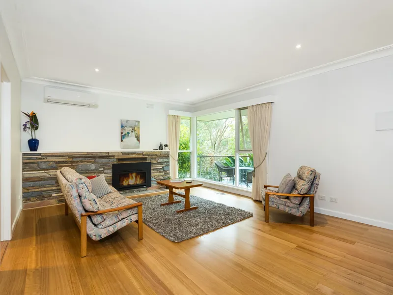A Spacious and Modern One Bedroom Unit in Sought after Donvale