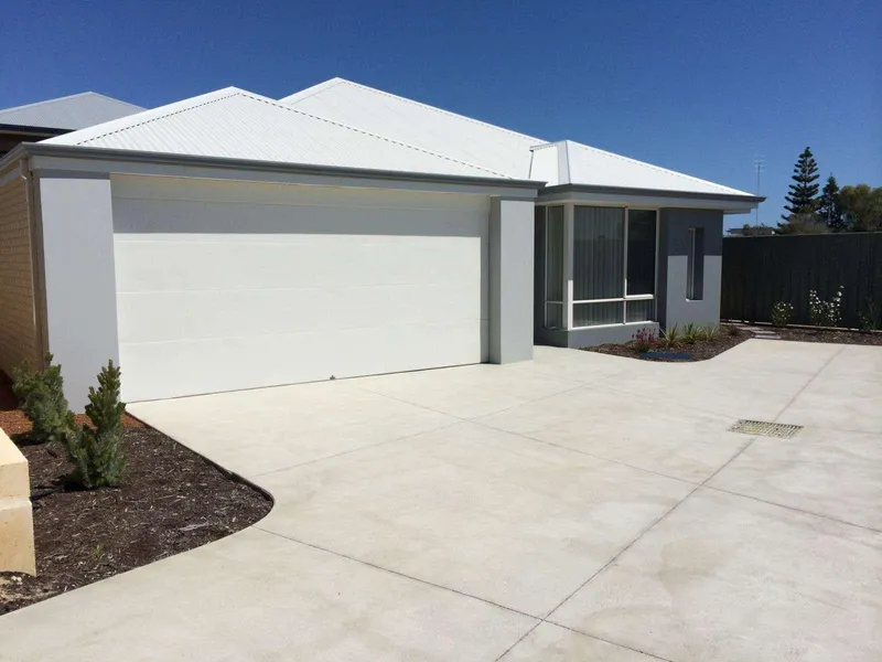 LOW MAINTENANCE OCEAN SIDE UNIT