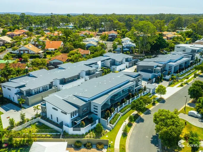 Luxury New Modern 4 Bed Townhouse