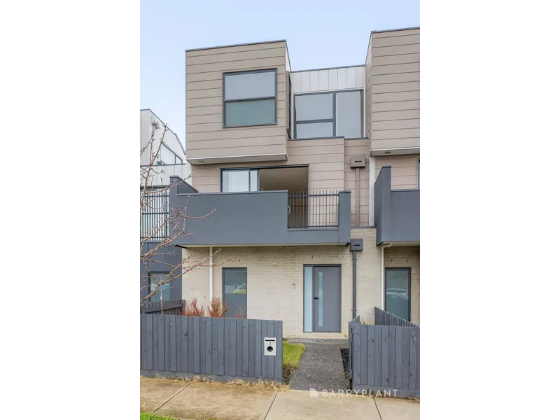 Perfect Town Living in Prime Preston Location