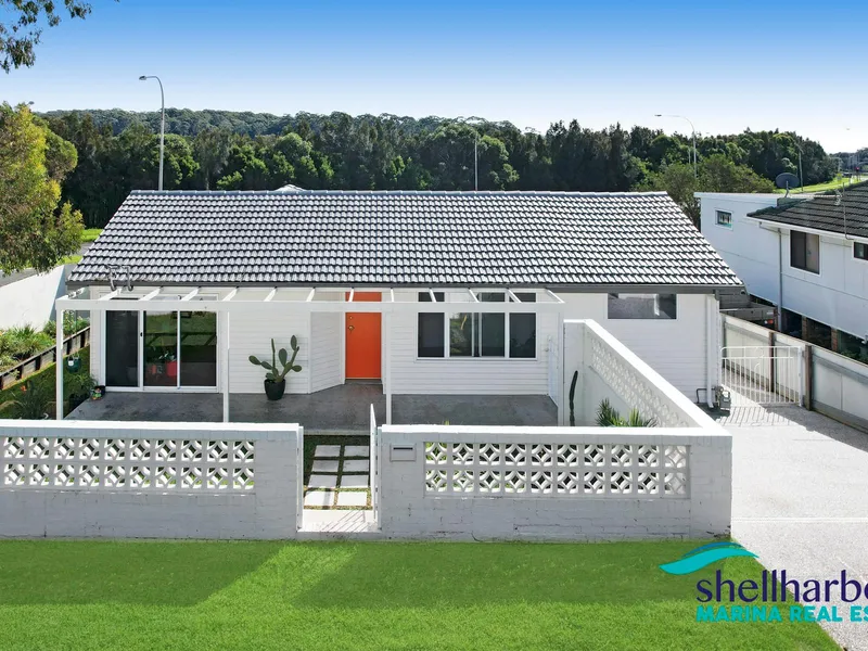 Lovely Renovated Cottage Great Location Close to Beach, Village & Marina