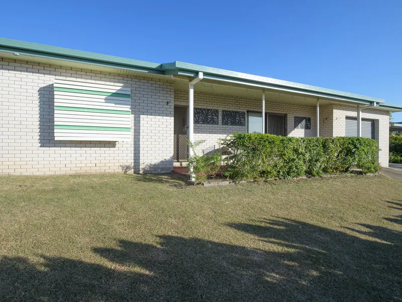 CENTRAL HOME WITH OCEAN VIEWS