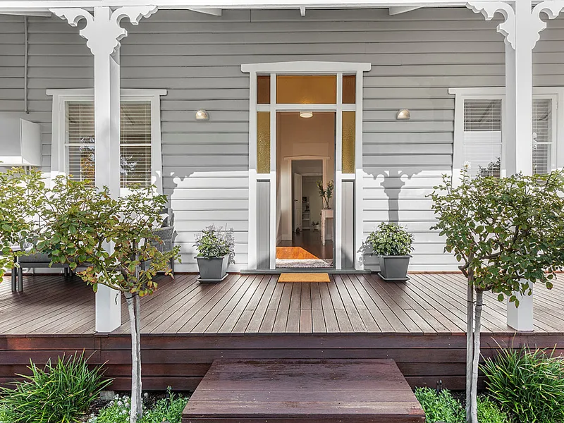 STOP SEARCHING, YOU'VE FOUND ME!