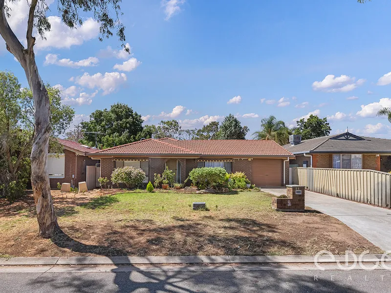 Spacious Family Living On Carney Close!