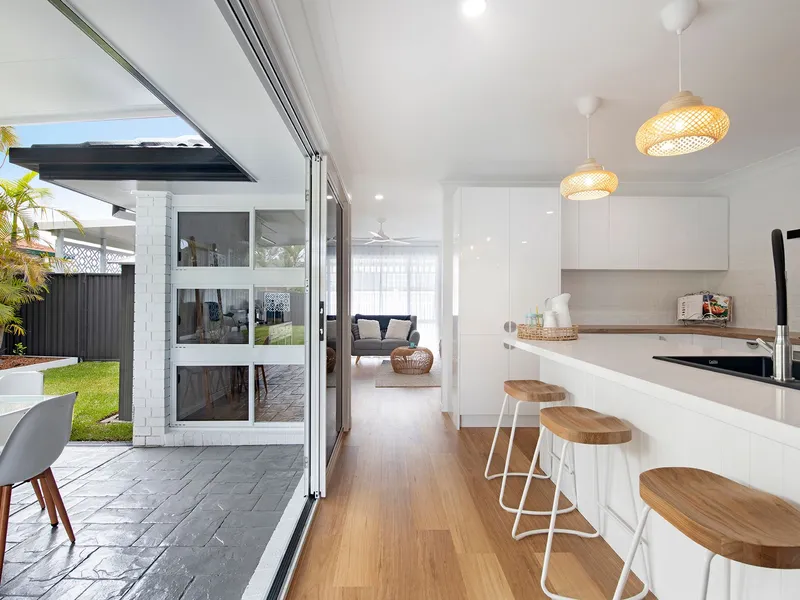 Stunning coastal oasis 2kms from the beach! Long term lease considered